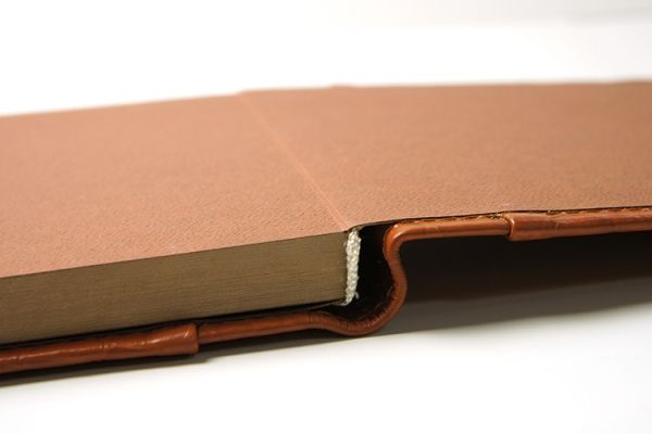 Книга натуральная кожа «Крокодил» 58